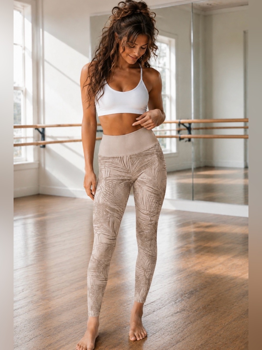 NWOT NUX Textured Palm Legging